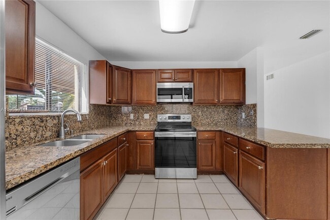 Building Photo - 6114 SW 127th Pl