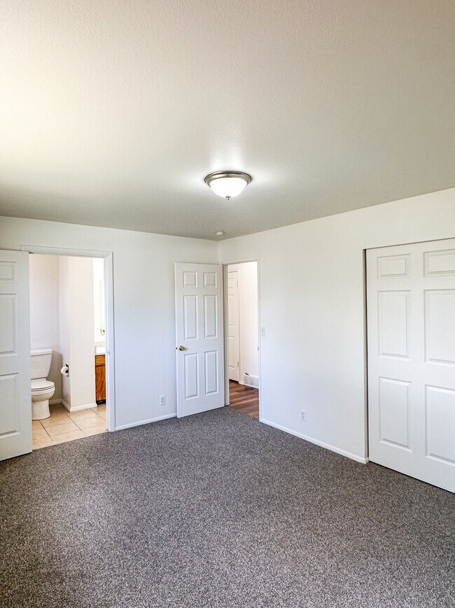 Building Photo - 5333 Peachwood Cir