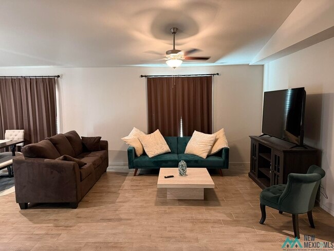 Building Photo - 2419 W Ray Ave