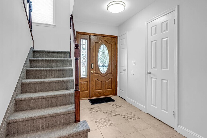 Building Photo - 6 Cattail Dr