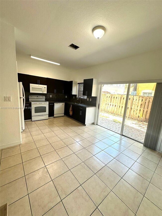 Building Photo - 8463 NW 107th Path