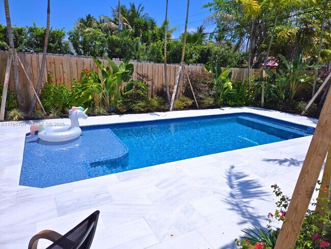 Building Photo - 3540 NE 28th Ave