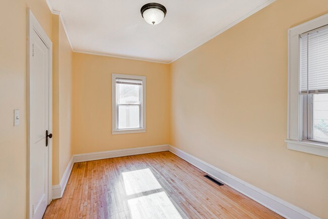 Building Photo - 700 24th Ave SE