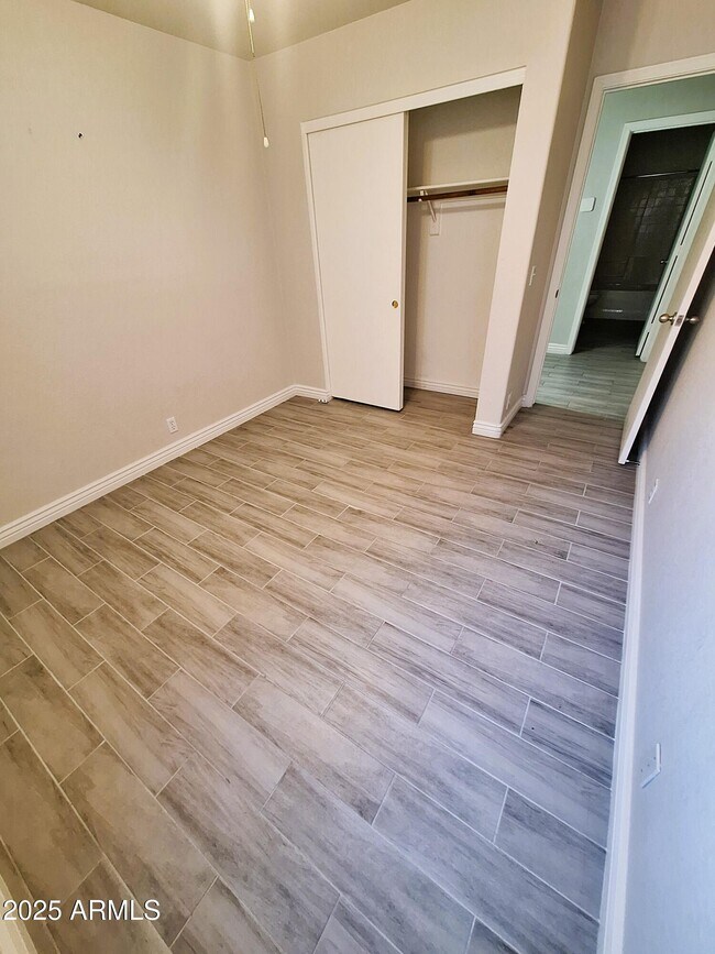 Building Photo - 8512 W Tuckey Ln