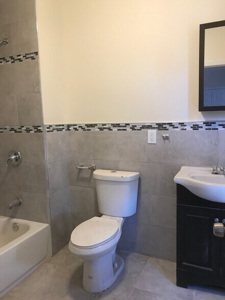 Building Photo - 20 Governor St