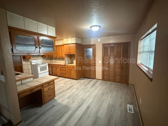 Building Photo - 118 SW 1st St