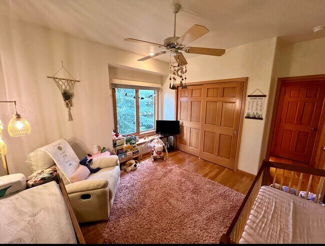 Building Photo - Mountain Shadows Beauty with 3 Bedrooms and 3 Baths Available Soon