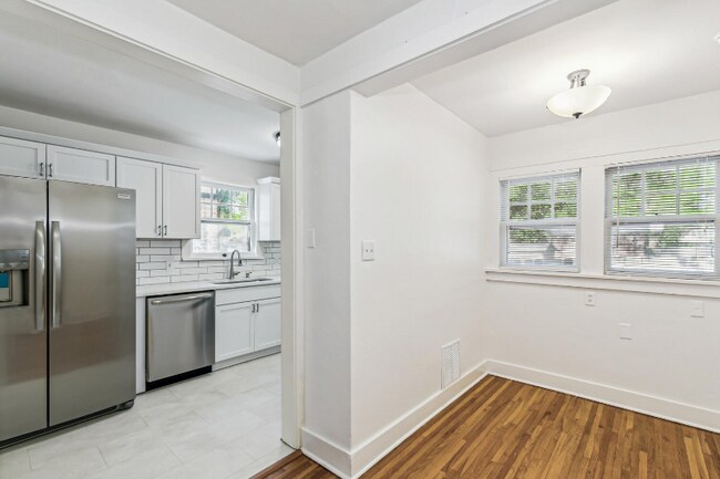 Building Photo - 213 S Belmont St