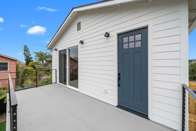 Building Photo - Introducing a stunning newly constructed t...