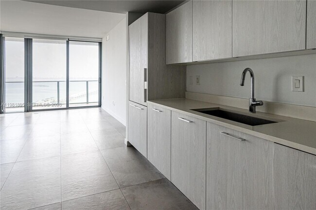 Building Photo - 501 NE 31st St