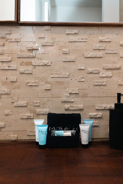 Building Photo - 1585 Secessionville Rd