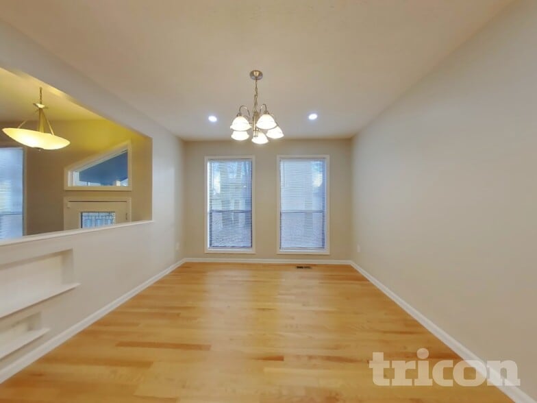 Building Photo - 2280 Lexington Way