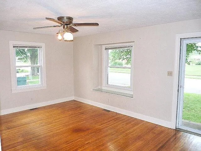 Building Photo - 921 Booth Ave