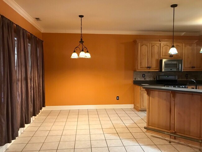 Building Photo - 113 Commonwealth Ct