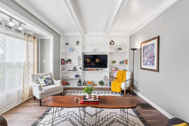 Building Photo - 3175 Rocky River Dr