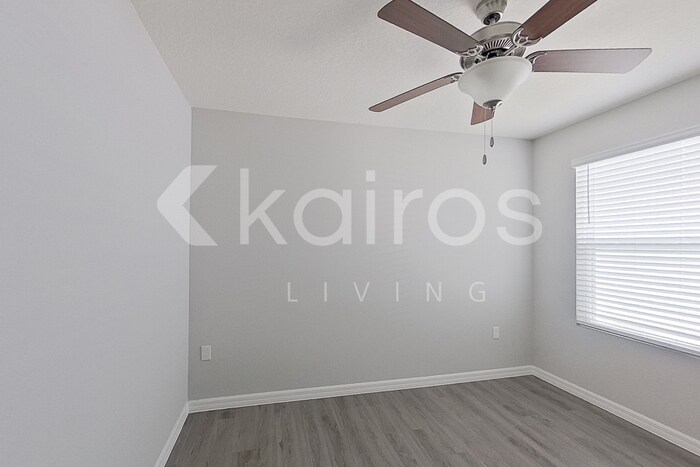 Building Photo - 8585 SW 44th Ct