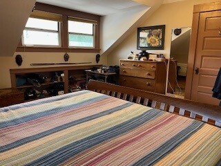 Building Photo - 2233 NE Schuyler St