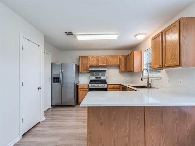 Building Photo - 221 Carriage Way
