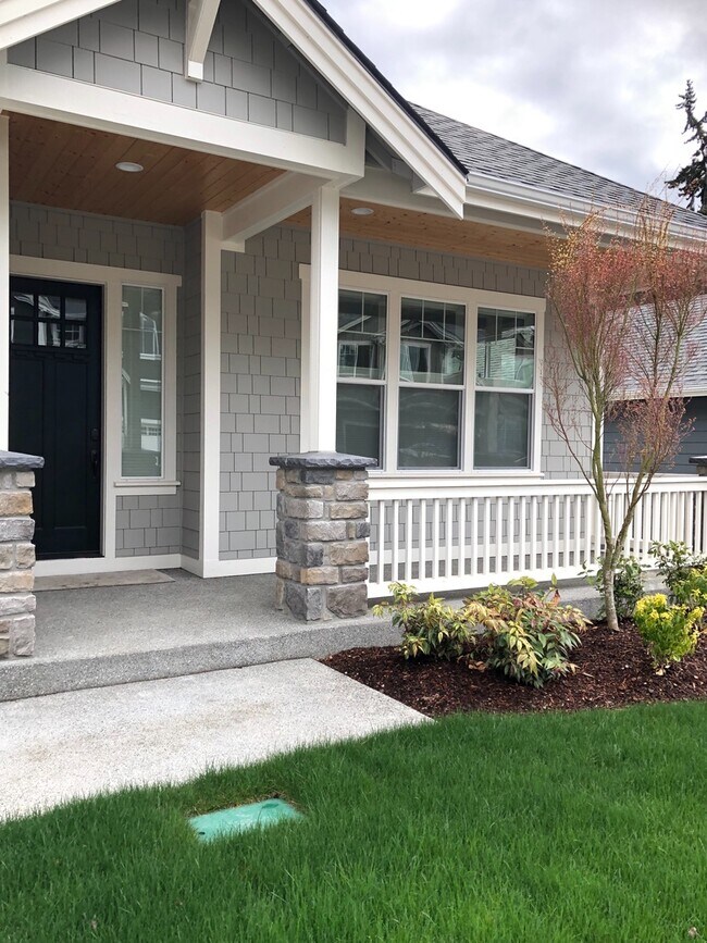 Primary Photo - Gorgeous Home in the Wing Point Area of Ba...
