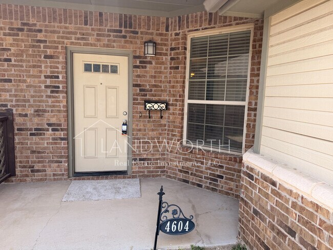 Building Photo - 4604 Angus Dr