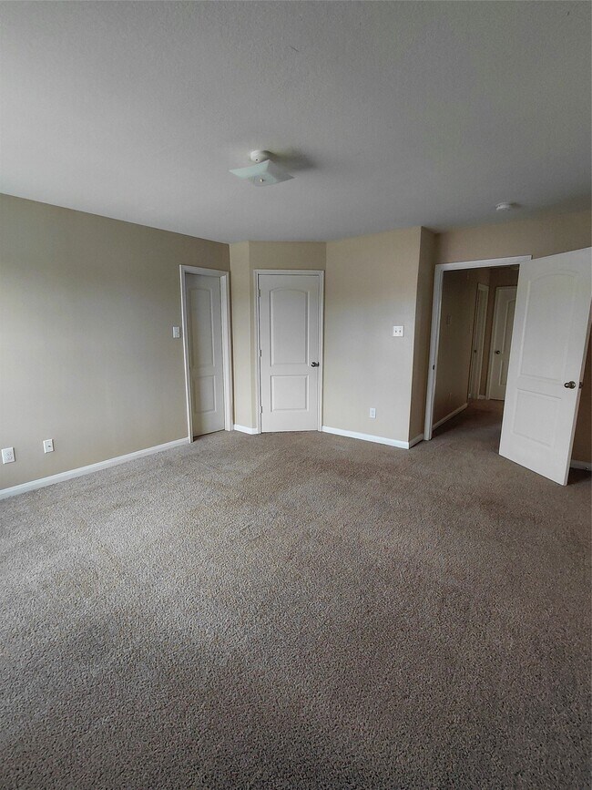 Building Photo - 8902 Stagewood Dr