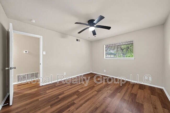 Building Photo - 103 Brettonwood Dr