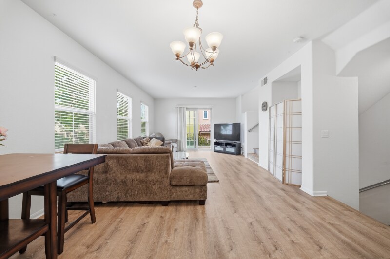 Building Photo - 1295 Blue Jean Way