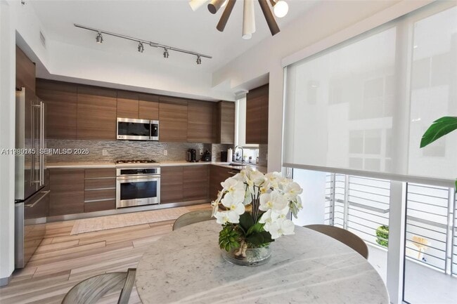 Building Photo - 101 N Shore Dr