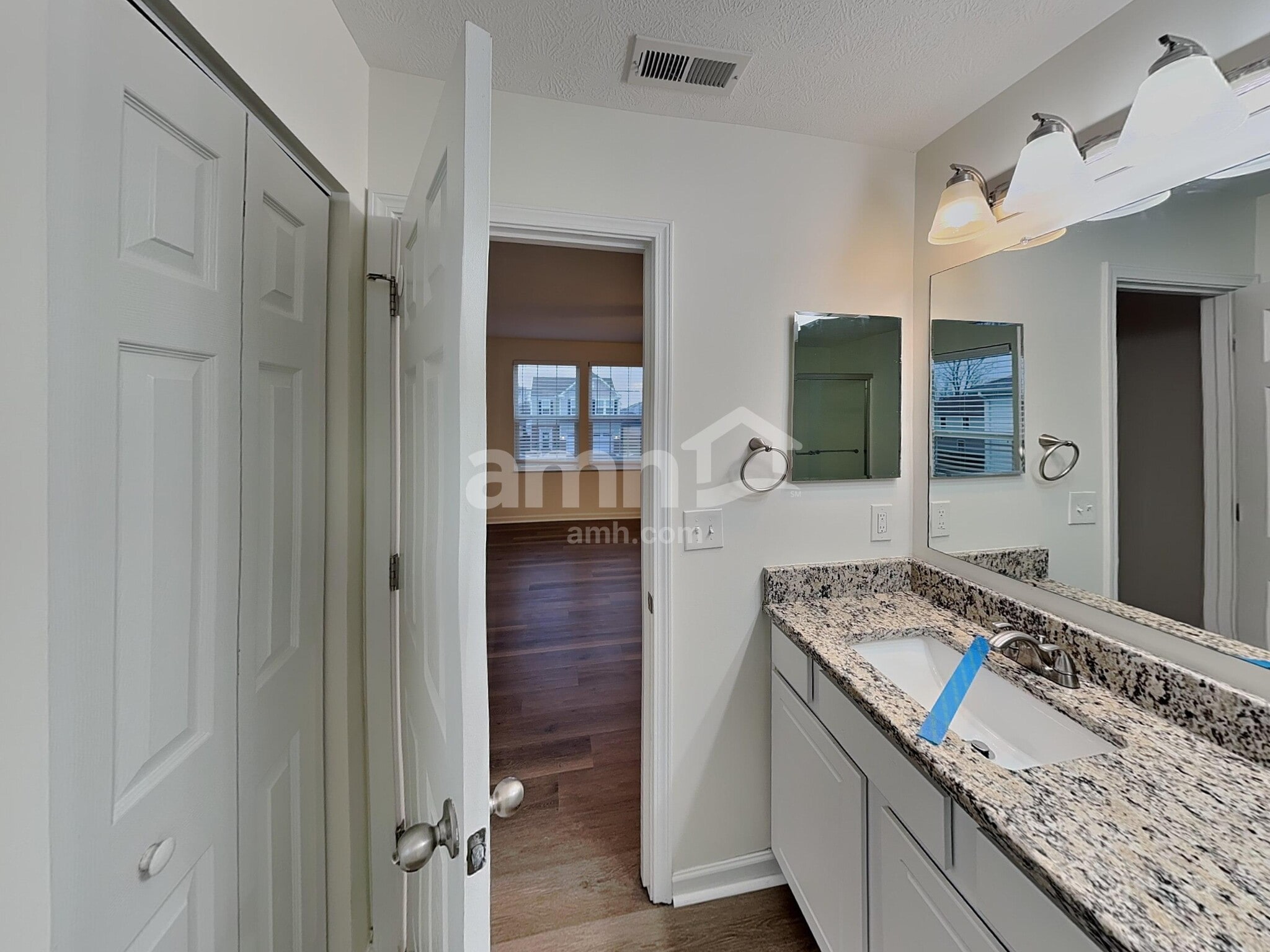 Building Photo - 524 Corbel Dr