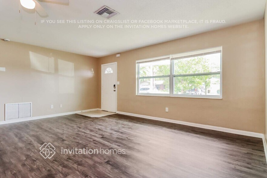 Building Photo - 11124 64th Terrace N