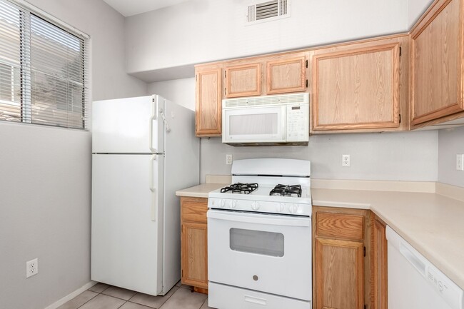 Building Photo - Luxury Living at The Falls - Ground floor ...