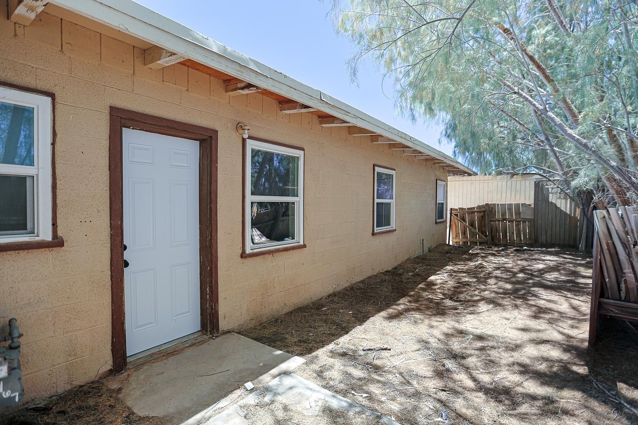 Building Photo - 11389 Lee Ave