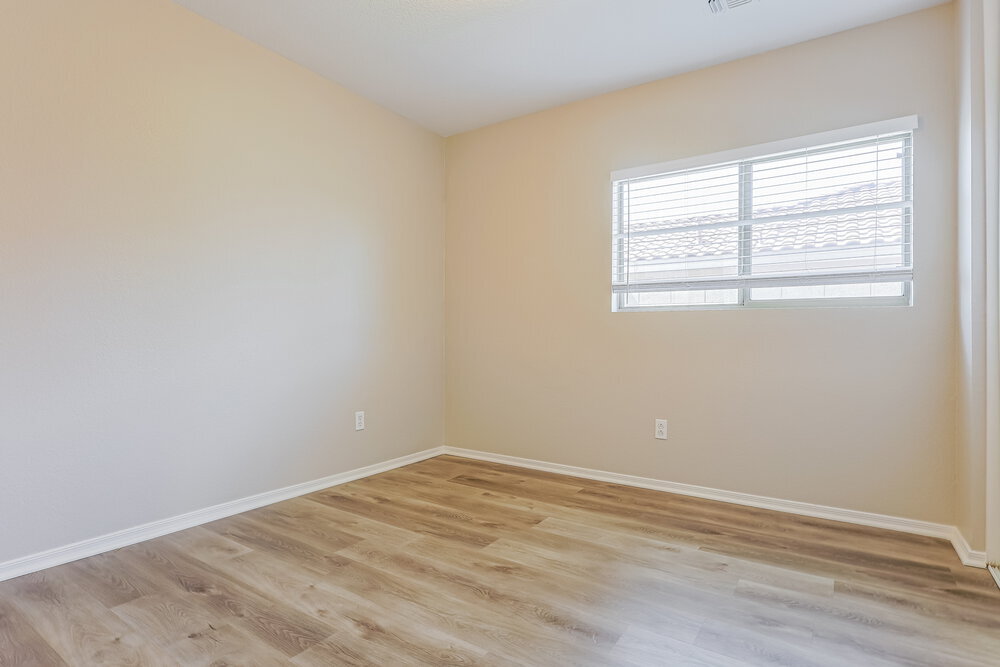 Building Photo - 2300 E Gleneagle Dr