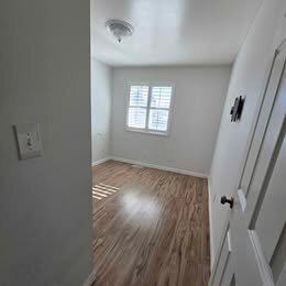 Building Photo - 635 E 200 N