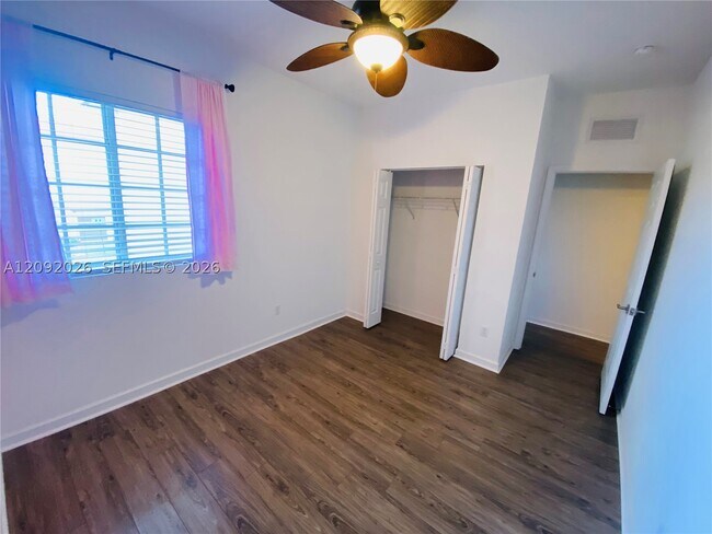 Building Photo - 3556 NW 29th Ct
