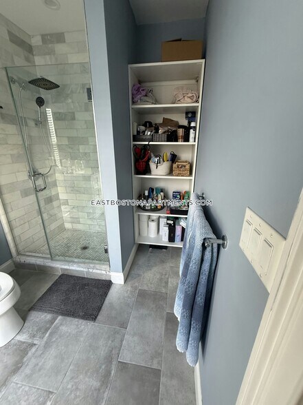 Building Photo - 249 Lexington St