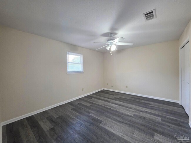 Building Photo - 7819 Hearthstone Cir