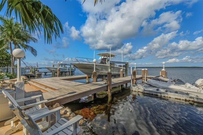 Building Photo - 16 North Dr