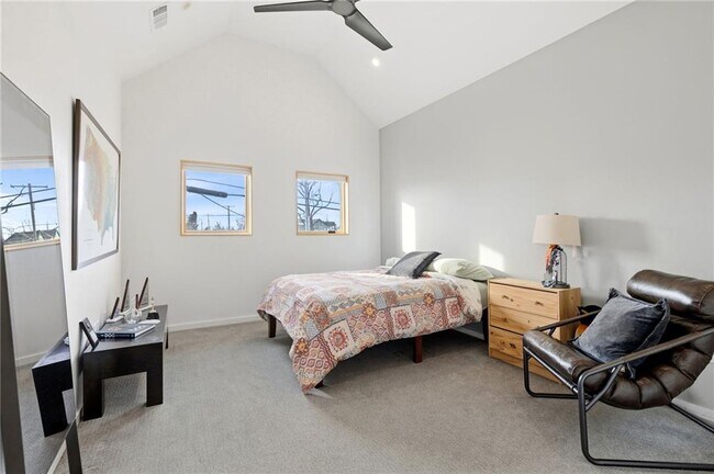 Building Photo - 632 Bella Vista Rd