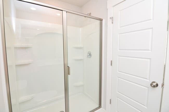 Building Photo - Beautifully Maintained Townhome in a Prime Location