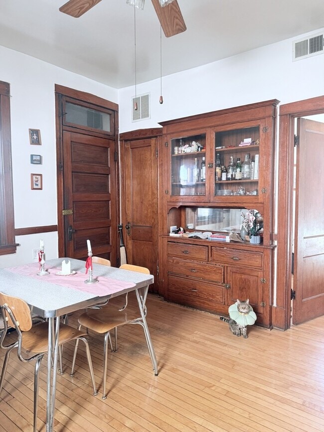 Building Photo - 2223 W Iowa St