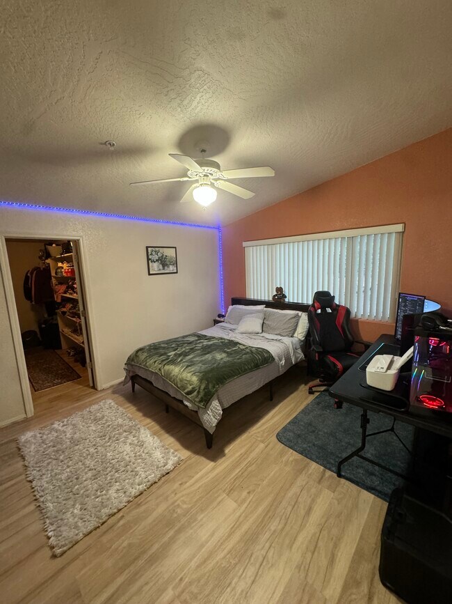 Building Photo - 93 Morning Sun Dr