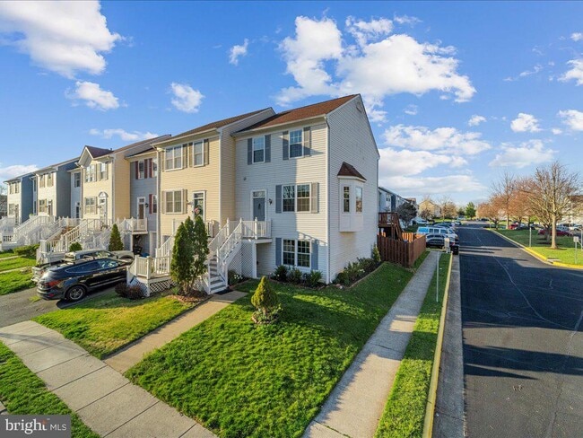 Building Photo - 564 Radford Terrace NE