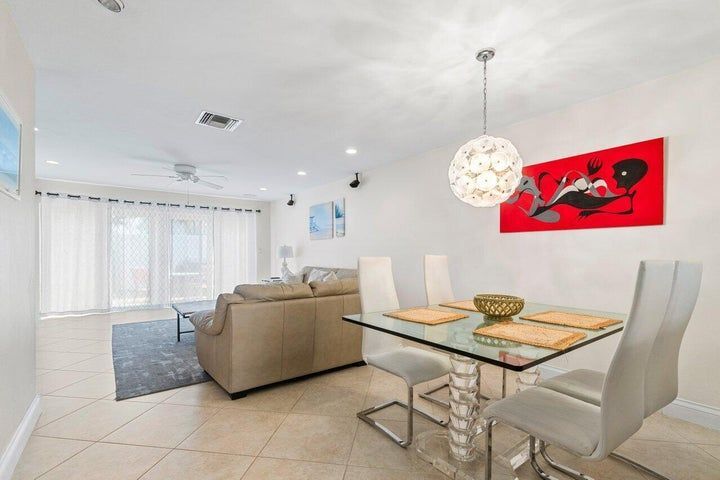 Building Photo - 842 SE 19th Ave