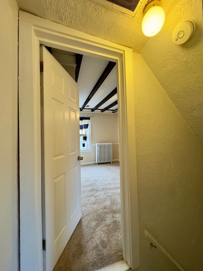 Building Photo - $500 OFF 1ST MONTH-3Bed/2Bath Townhome in Historic Ridgley Delight!