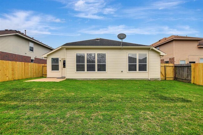 Building Photo - 18902 Knobby Oaks Pl