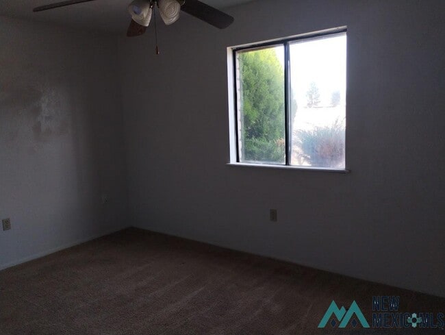 Building Photo - 1012 S Saddler St