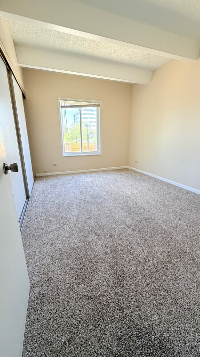 Building Photo - TOTALLY REFURBISHED 2 Bed 2 Bath Condo in Woodstream Falls. NEW Paint NEW Carpet & Flooring. Spac...