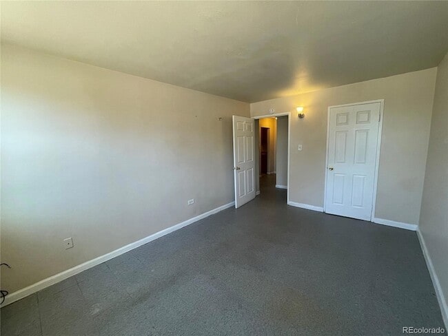 Building Photo - 1590 Clinton St