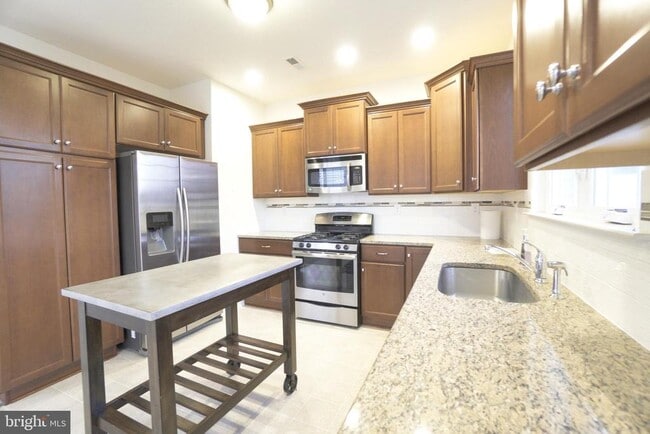Building Photo - 425 Williamson Ct